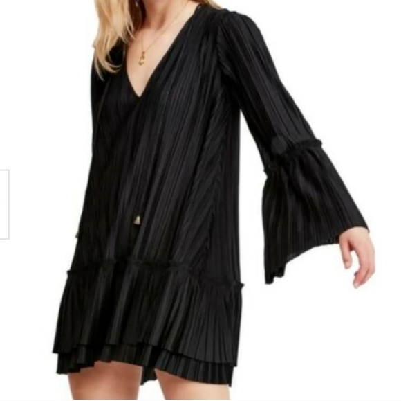 Free People Dresses & Skirts - NWT Free People Dresse Can’t Help It Pleated Black Mini Dress M